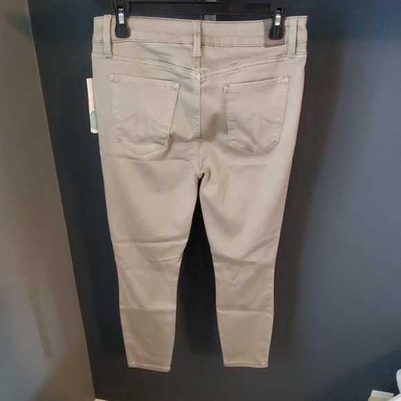 NWT green skinny jeans - Picture 2 of 3